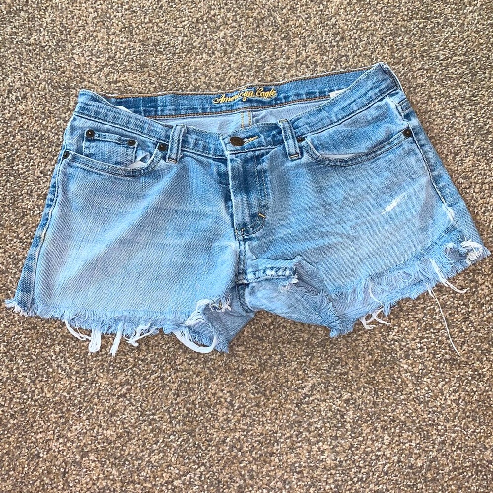 Distressed American Eagle shorts size 4